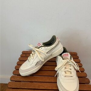 New recess Reebok Pickleball Sneakers limited edition mens7.5 women's 9